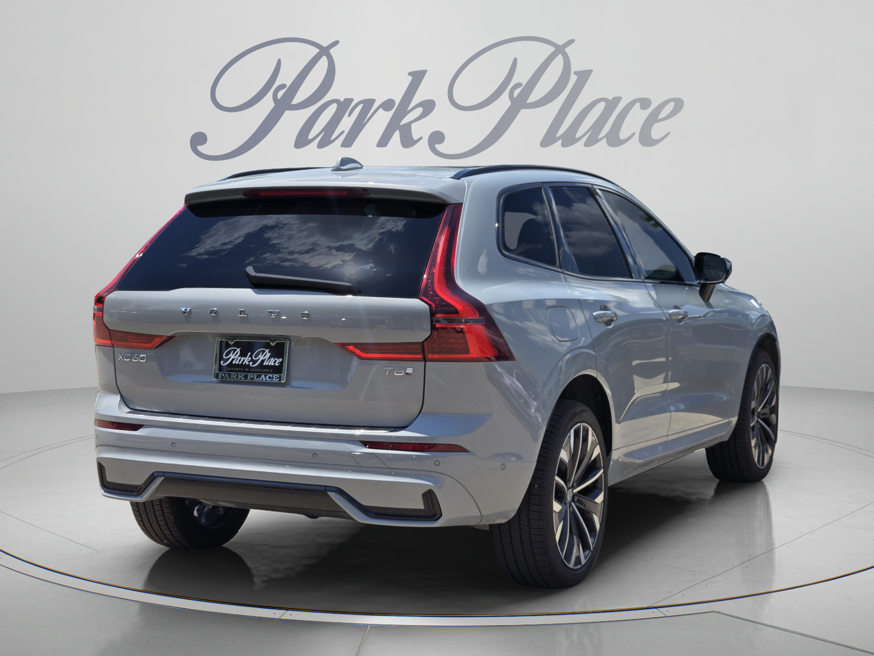 New 2026 Volvo XC60 T8 Ultra w/ Protection Package Premier AWD/4WD image 6