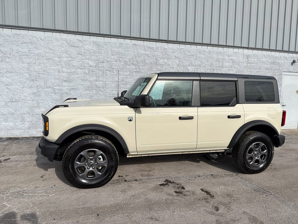 Used 2025 Ford Bronco Big Bend image 3