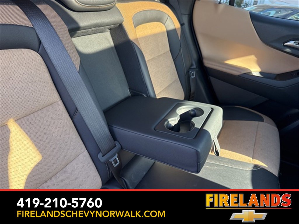 New 2025 Chevrolet Equinox ACTIV w/ Safety and Technology Package image 23
