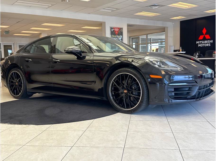 Used 2021 Porsche Panamera image 3