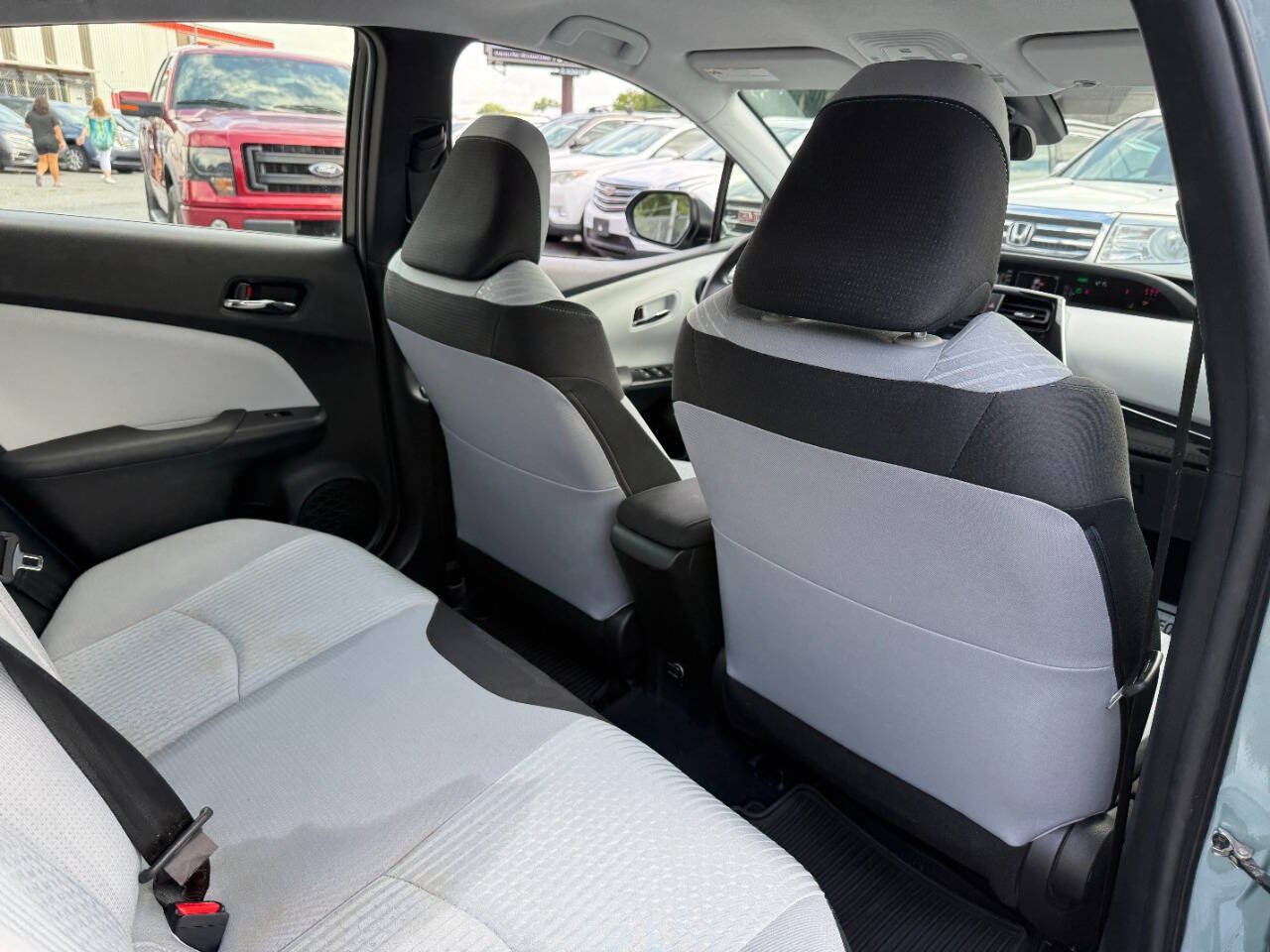 Used 2017 Toyota Prius One FWD image 27