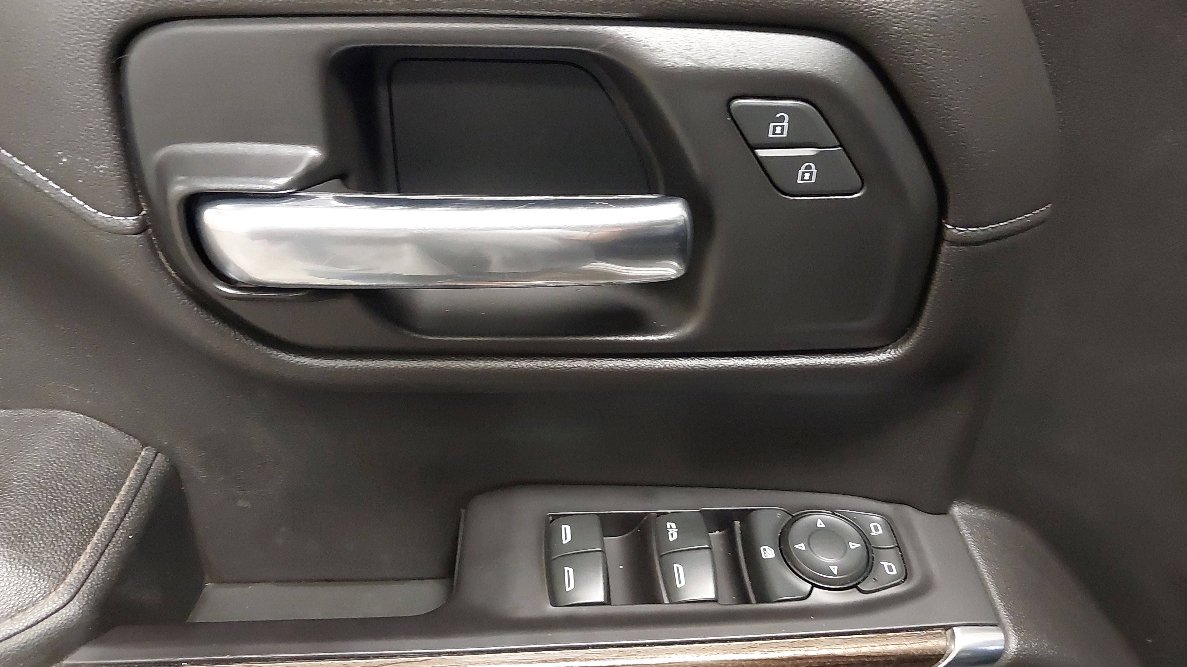 Used 2019 Chevrolet Silverado 1500 RST image 25