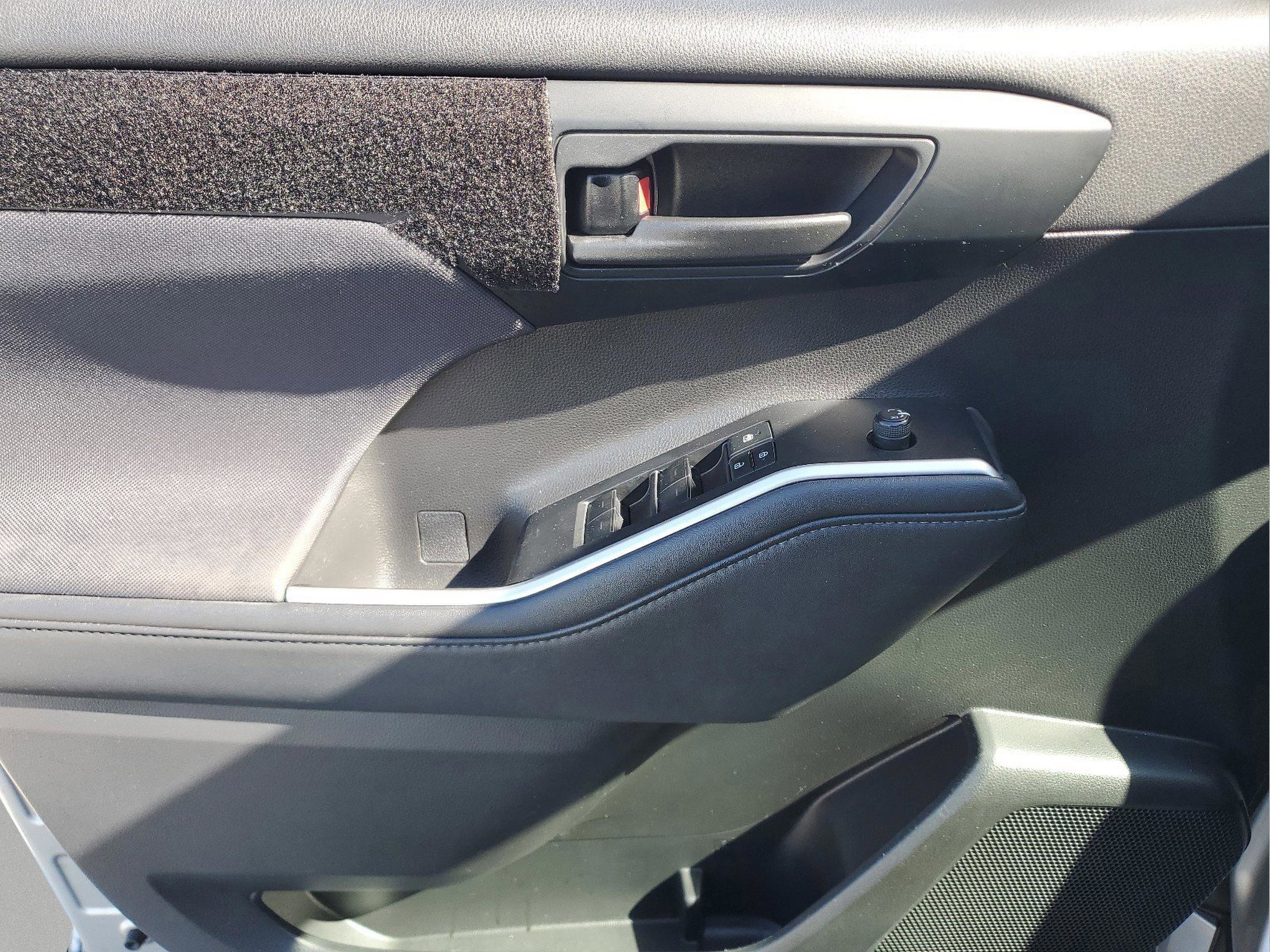 Used 2020 Toyota Highlander L image 16