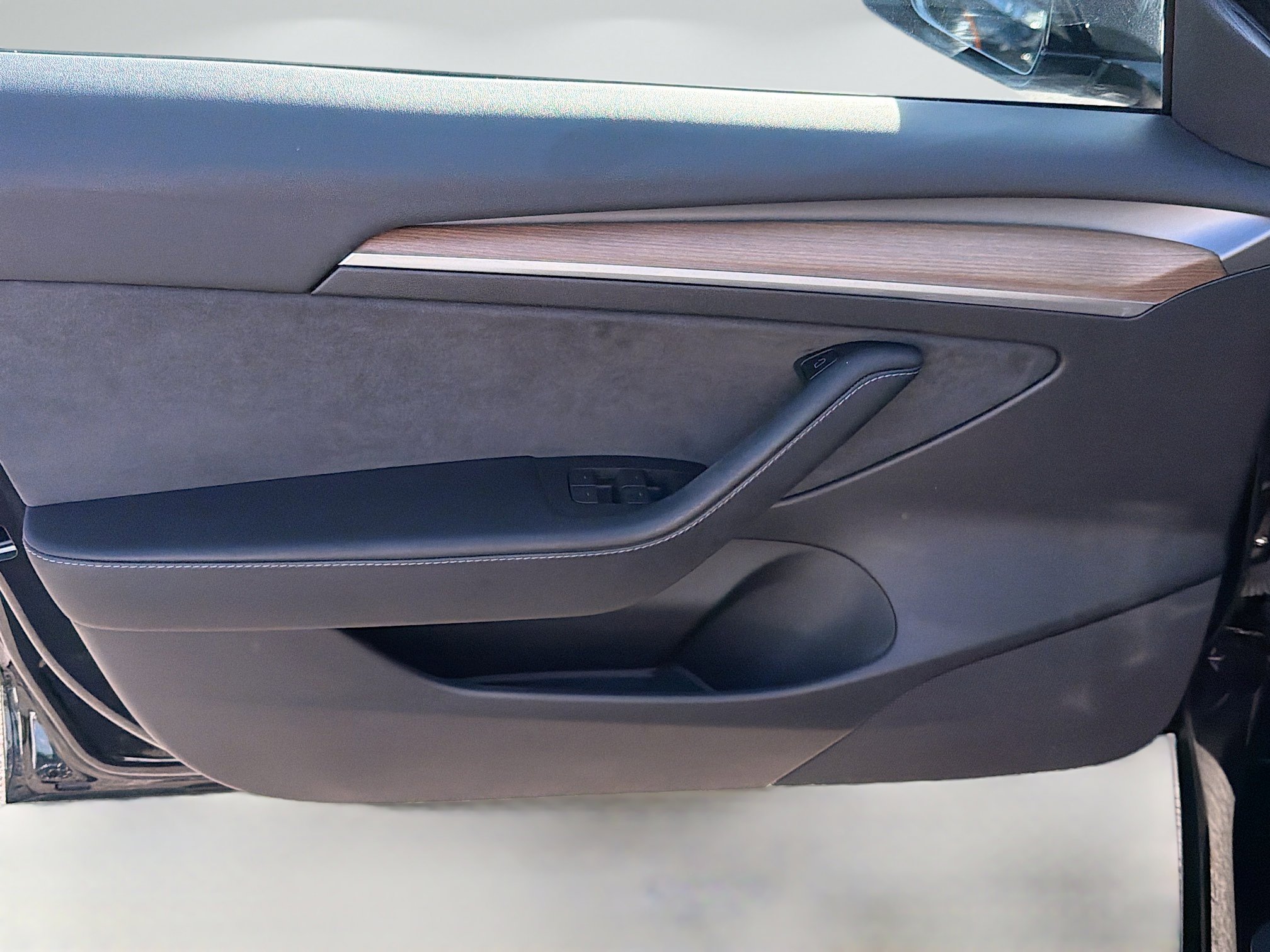 Used 2023 Tesla Model 3 Standard Range image 21