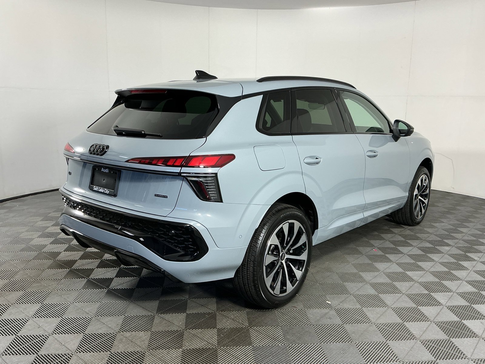 New 2026 Audi Q3 quattro 2.0T AWD/4WD image 8