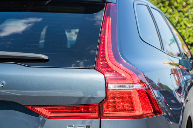 Used 2024 Volvo XC60 B5 Plus w/ Protection Package Premier AWD/4WD image 7