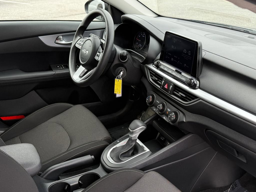 Used 2024 Kia Forte LXS image 7