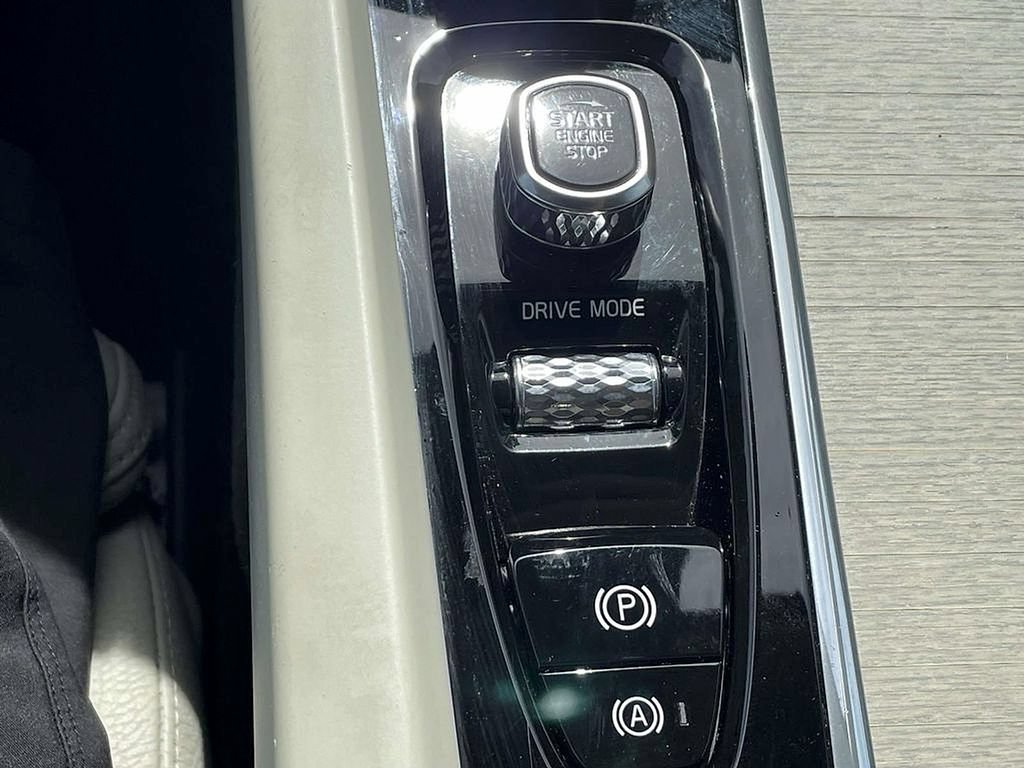 Used 2018 Volvo XC60 T5 Inscription w/ Convenience Package AWD/4WD image 29