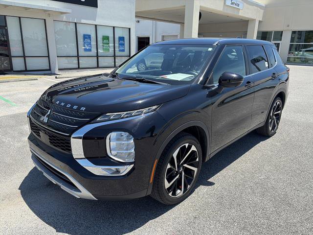 Used 2022 Mitsubishi Outlander SE AWD/4WD image 2