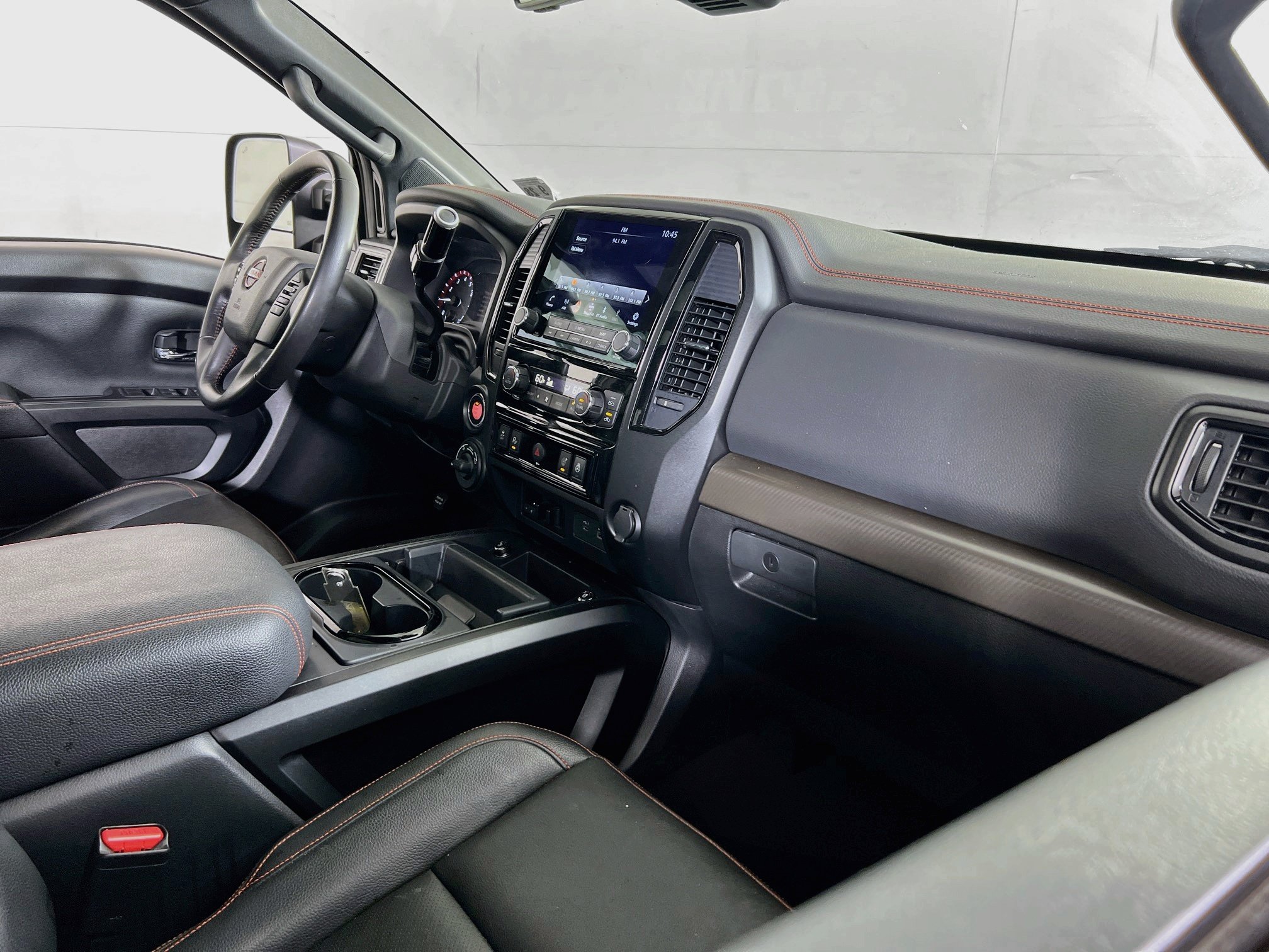 Used 2023 Nissan Titan PRO-4X w/ Pro-4x Convenience Package AWD/4WD image 27