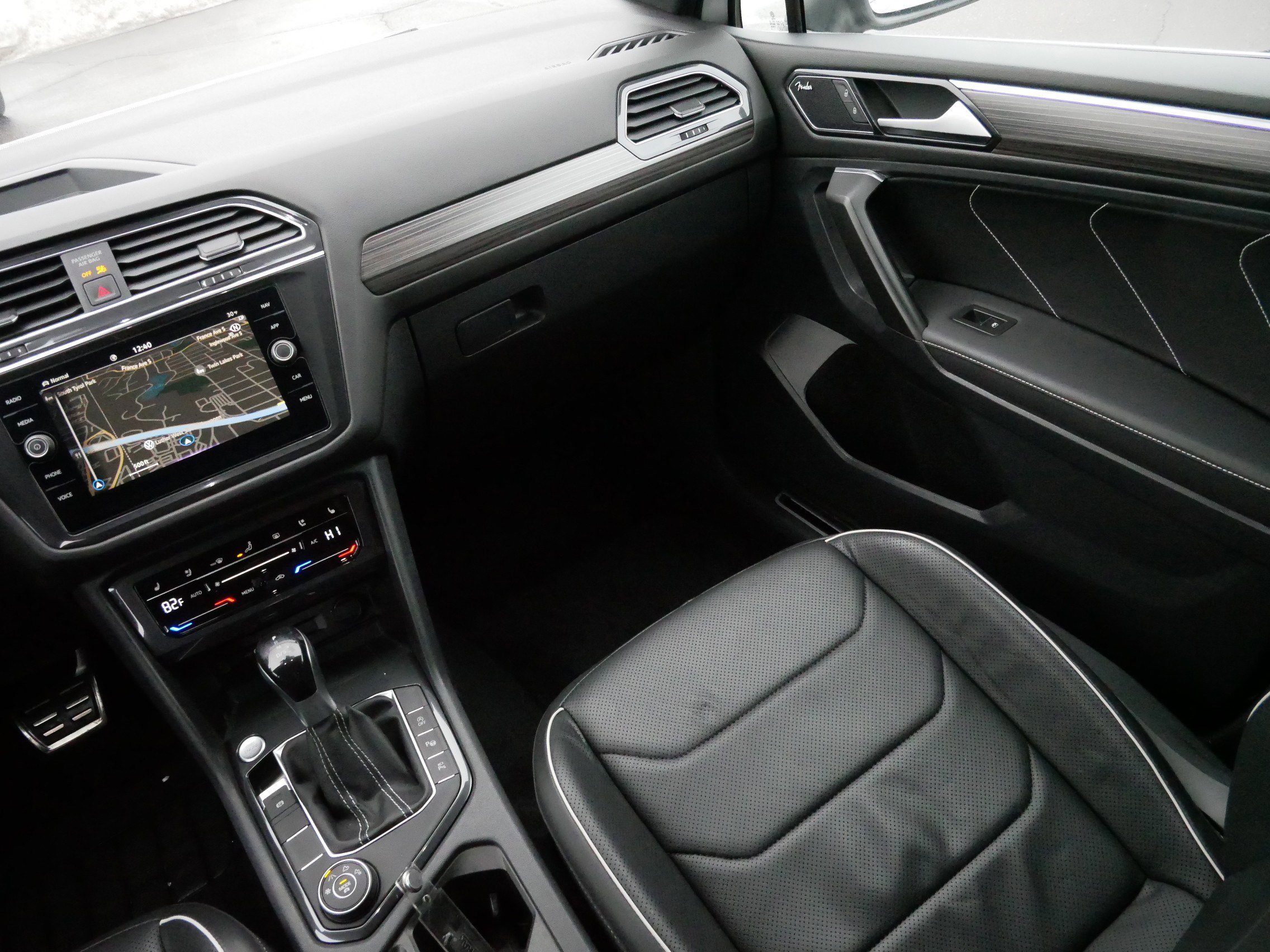 Certified 2022 Volkswagen Tiguan SEL R-Line image 11