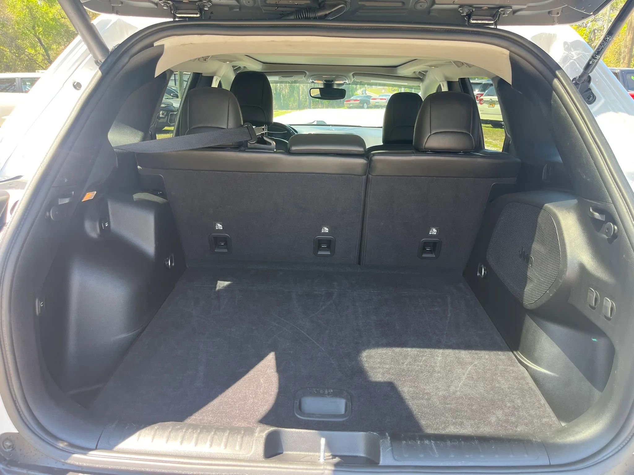 Used 2021 Jeep Cherokee Limited image 15