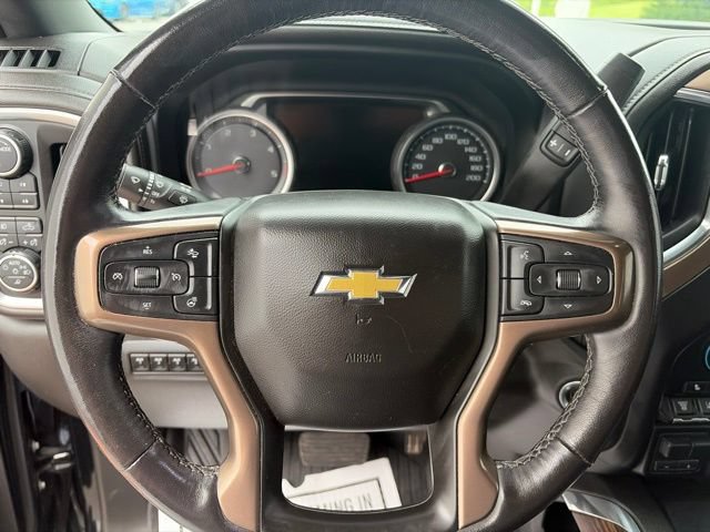 Used 2022 Chevrolet Silverado 2500 High Country w/ Technology Package AWD/4WD image 15