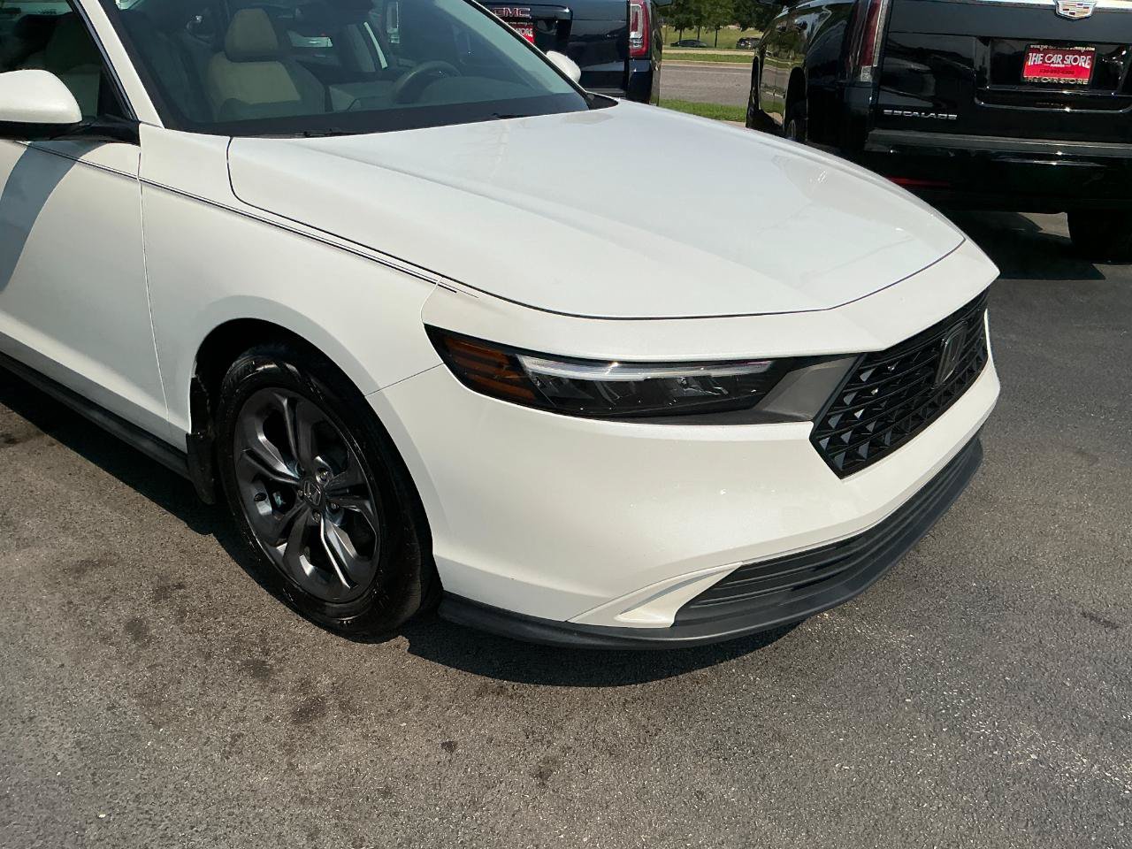 Used 2023 Honda Accord EX image 25