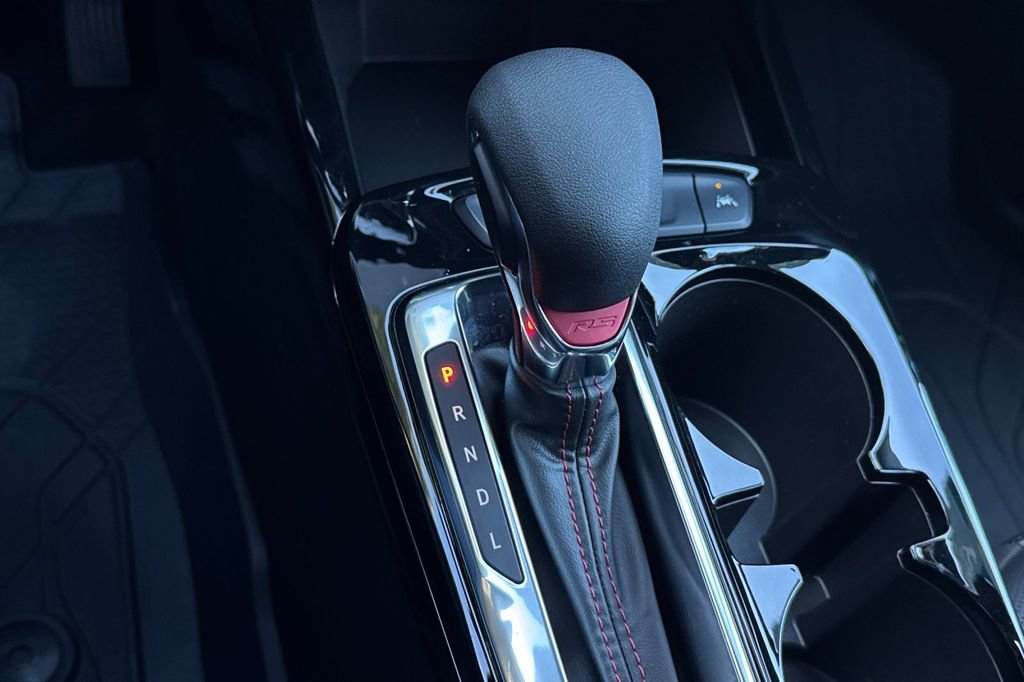 Certified 2024 Chevrolet Trax RS image 24