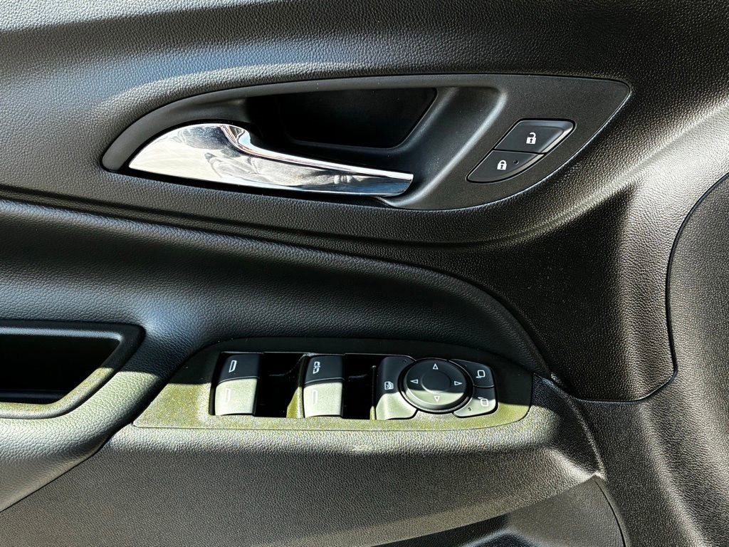 Used 2023 Chevrolet Equinox LT image 10