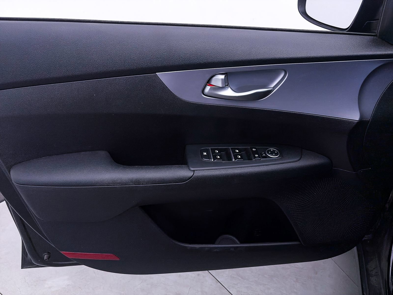 Used 2022 Kia Forte LXS FWD image 14