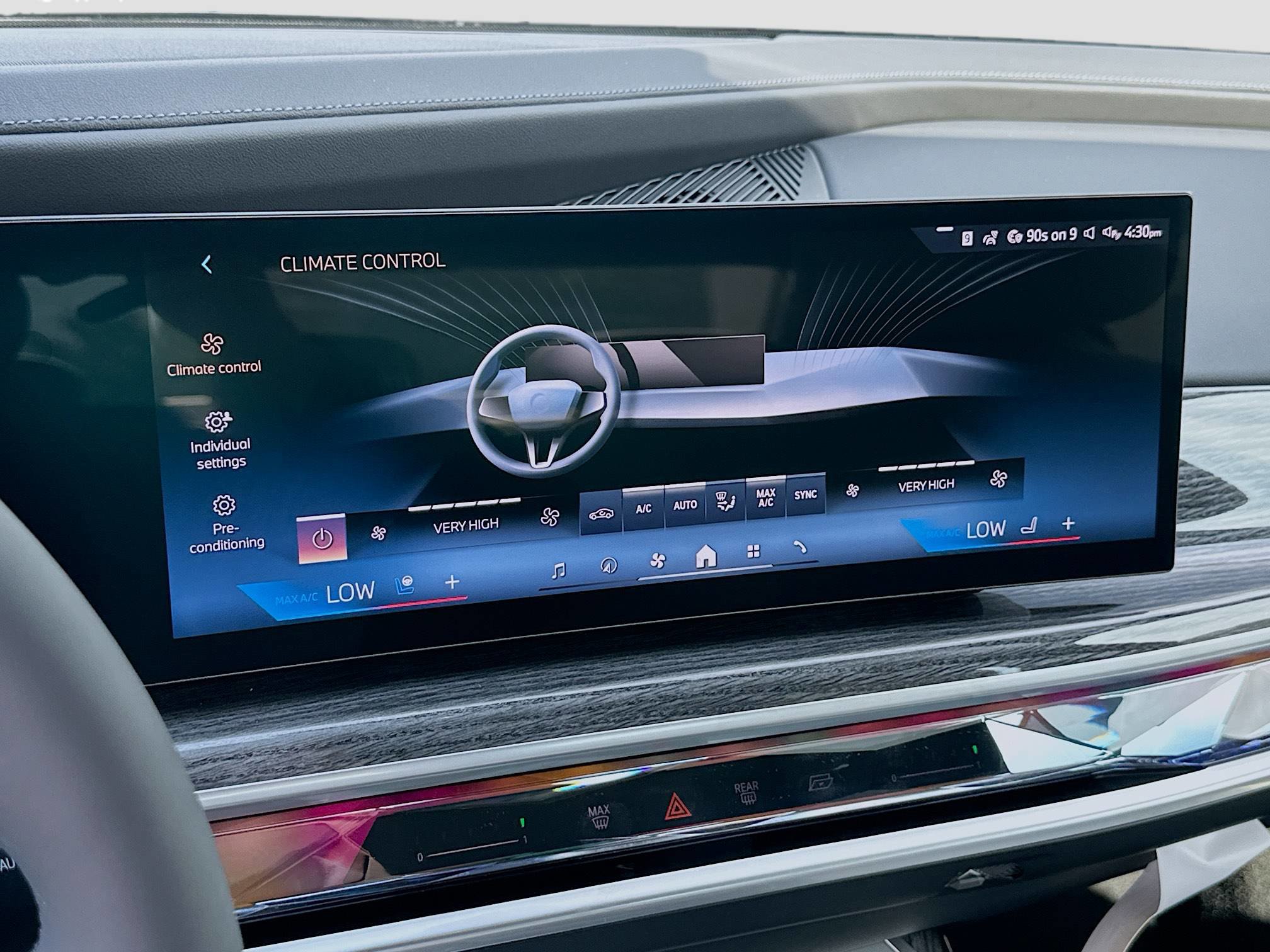 New 2026 BMW 750e xDrive image 13