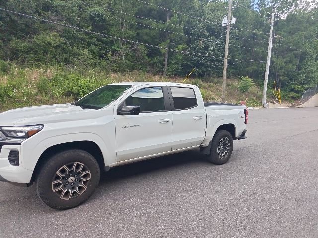 Used 2023 Chevrolet Colorado Z71 w/ Z71 Convenience Package 2 AWD/4WD image 6