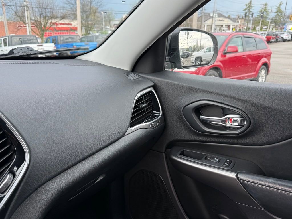 Used 2020 Jeep Cherokee Limited image 22