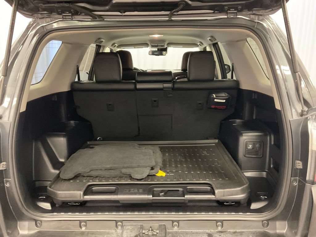 Used 2022 Toyota 4Runner TRD Sport AWD/4WD image 9