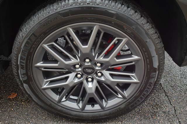 Used 2025 Ford Expedition Platinum w/ Stealth Performance Package image 60