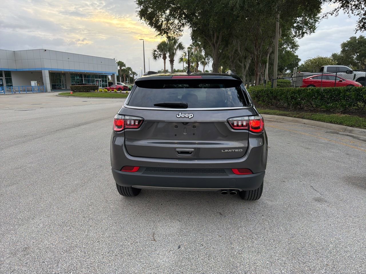 Used 2021 Jeep Compass Limited w/ Sun and Sound Group FWD image 4