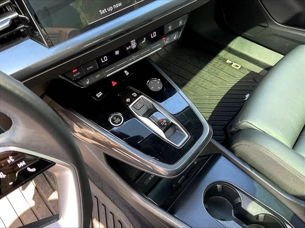 Used 2024 Audi Q4 e-tron Premium Plus w/ Premium Plus AWD/4WD image 19