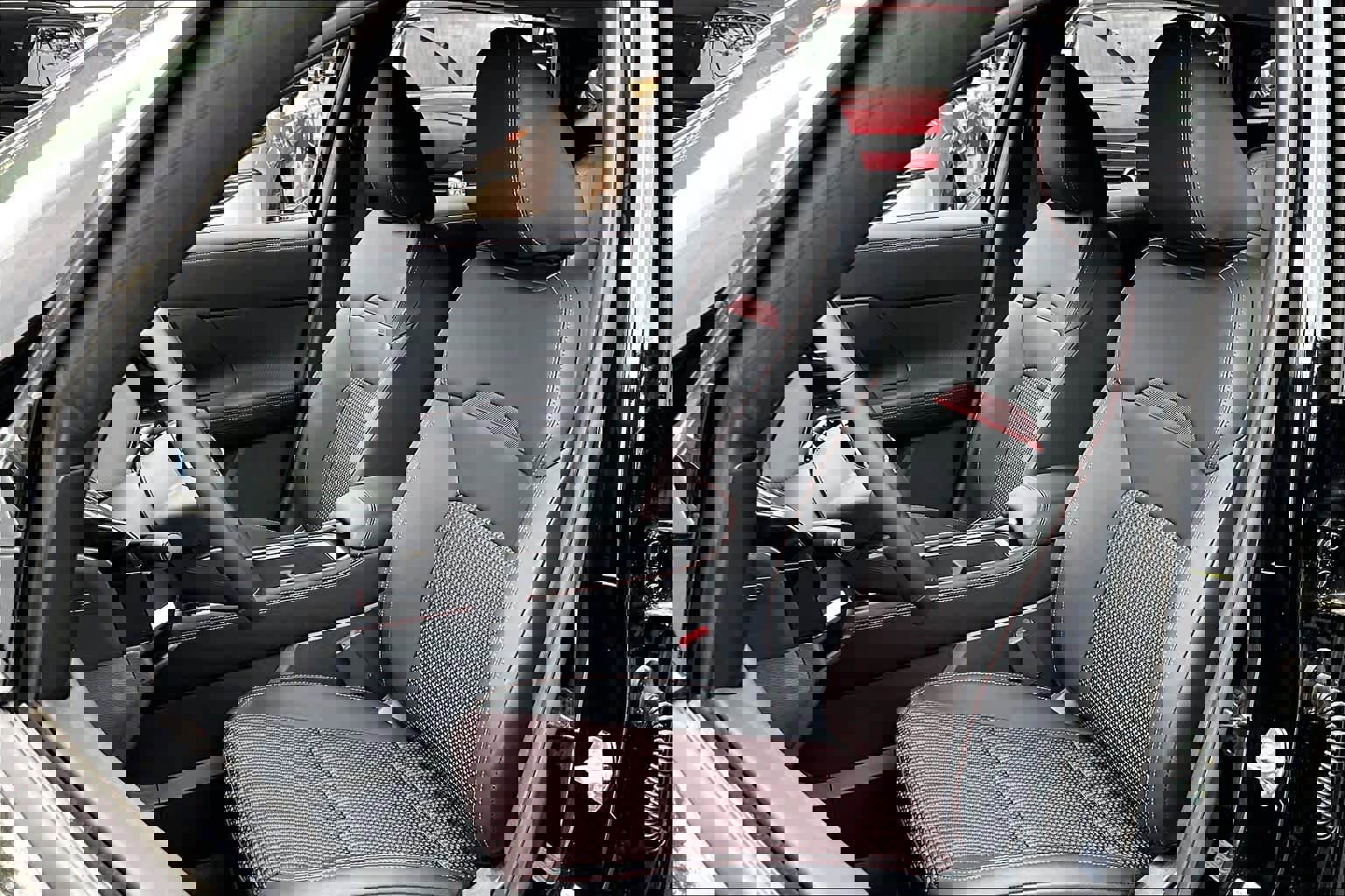 New 2026 Nissan Kicks SR image 9