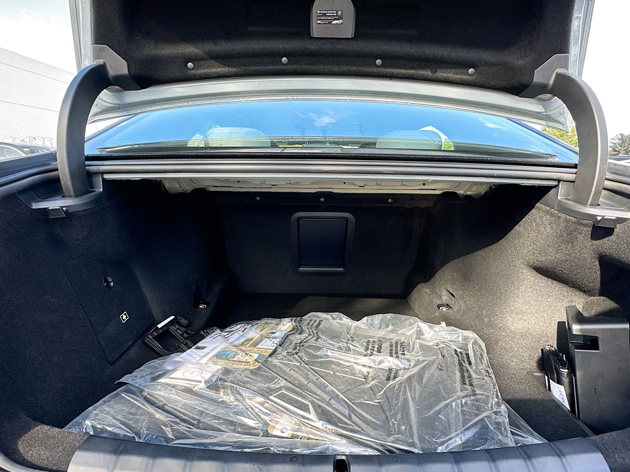 New 2026 BMW 750e xDrive w/ Executive Package image 21