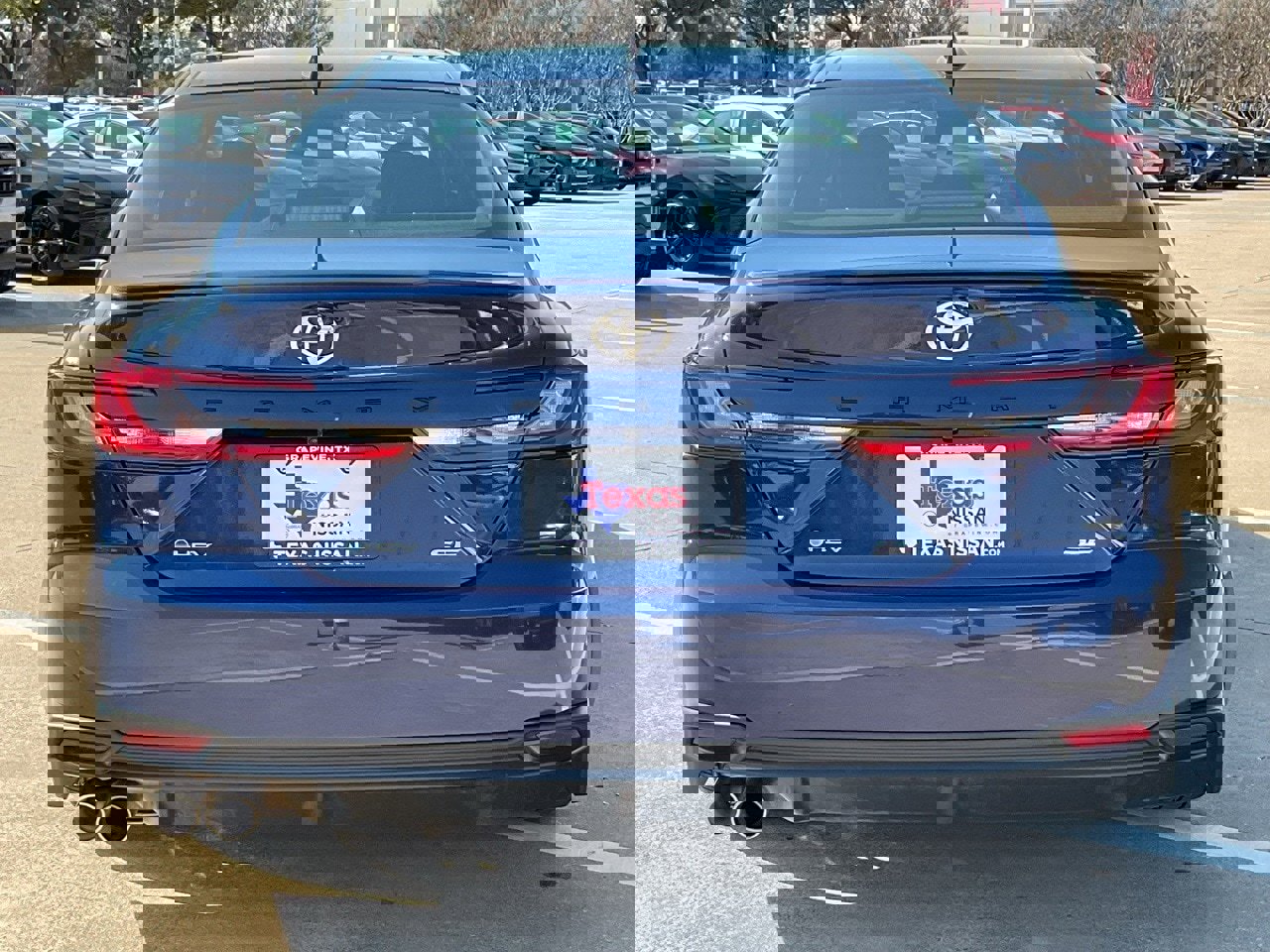 Used 2025 Toyota Camry SE image 6