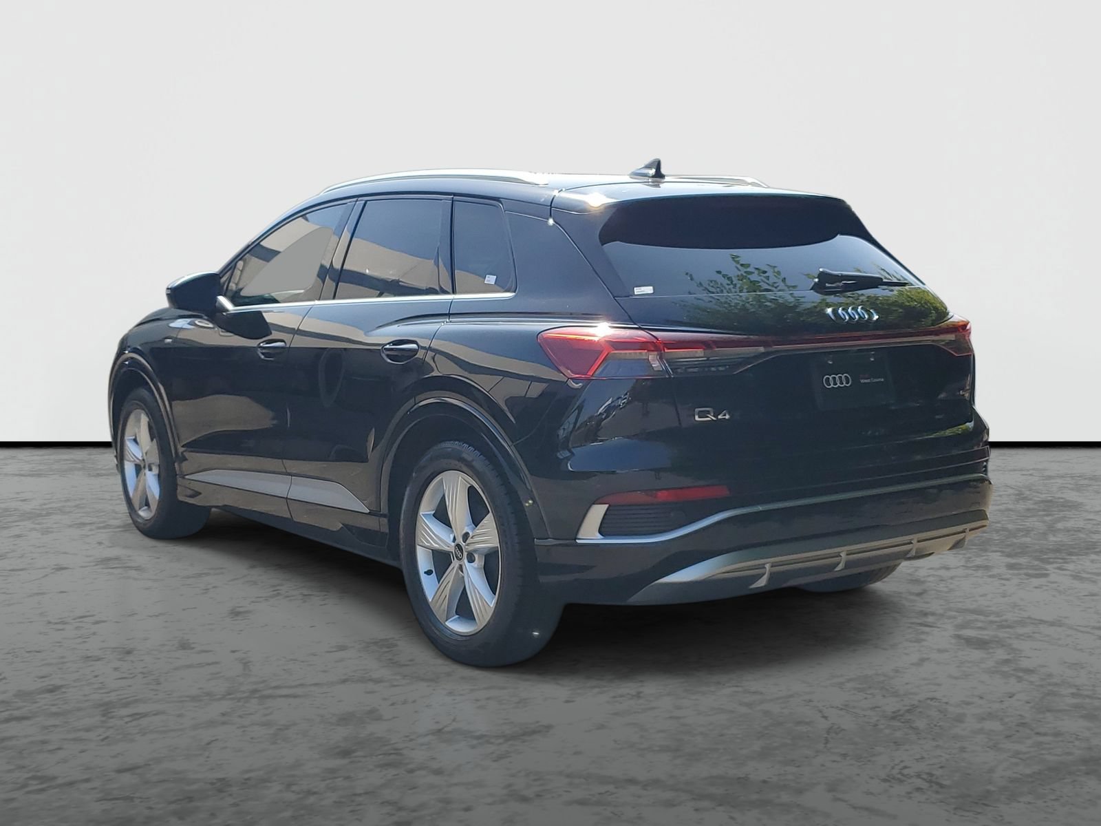 Used 2024 Audi Q4 e-tron Prestige AWD/4WD image 3