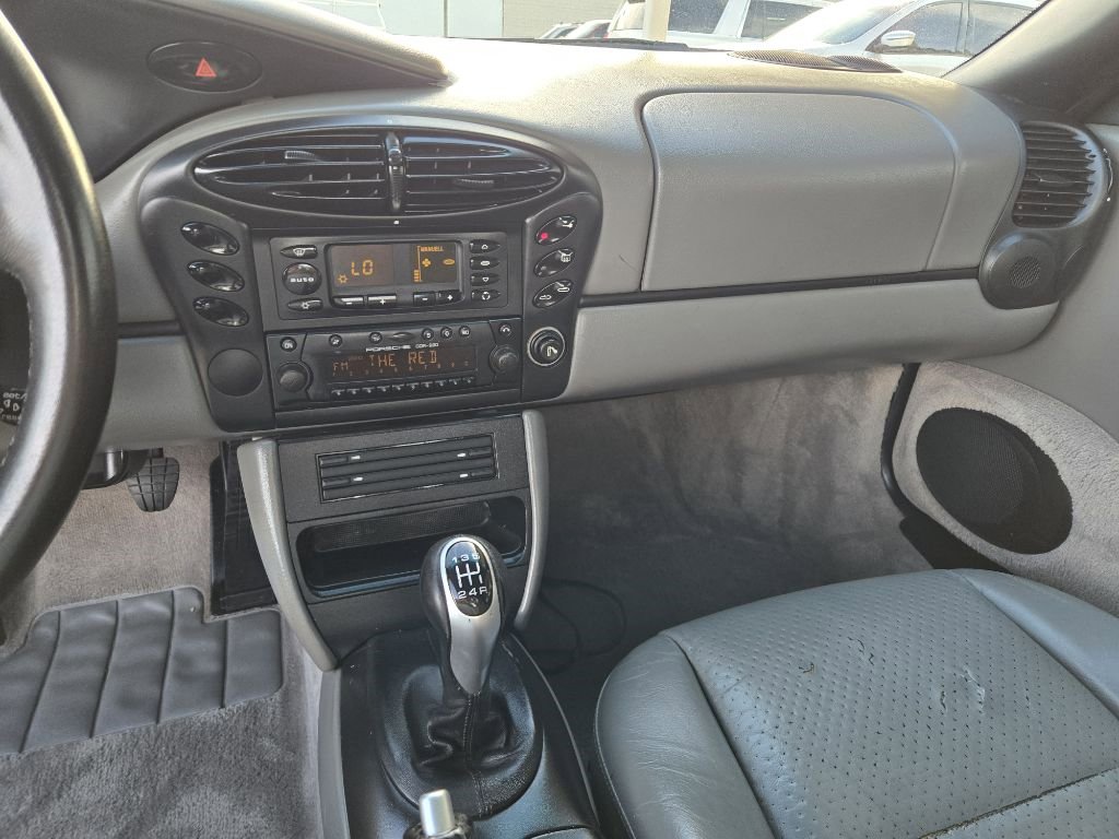 Used 2000 Porsche Boxster image 22