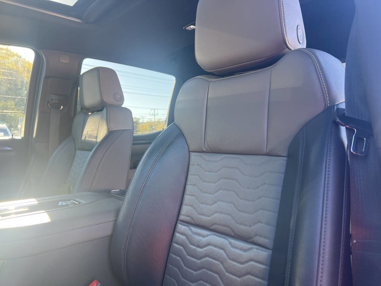 Used 2022 Chevrolet Silverado 1500 ZR2 w/ Technology Package image 21