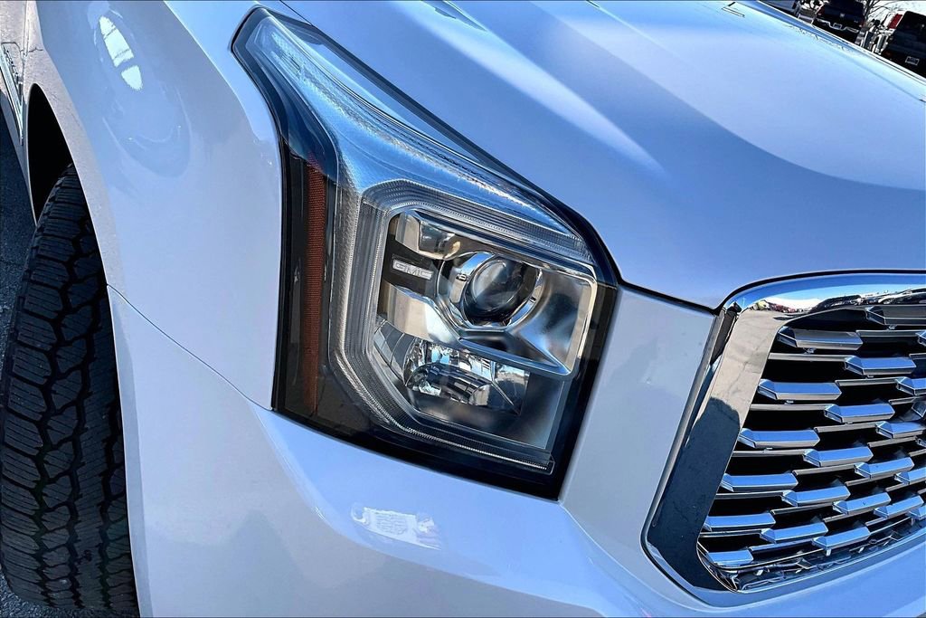 Used 2020 GMC Yukon XL Denali w/ Denali Ultimate Package image 32