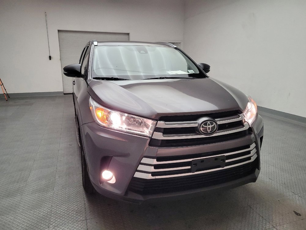 Used 2019 Toyota Highlander XLE image 14