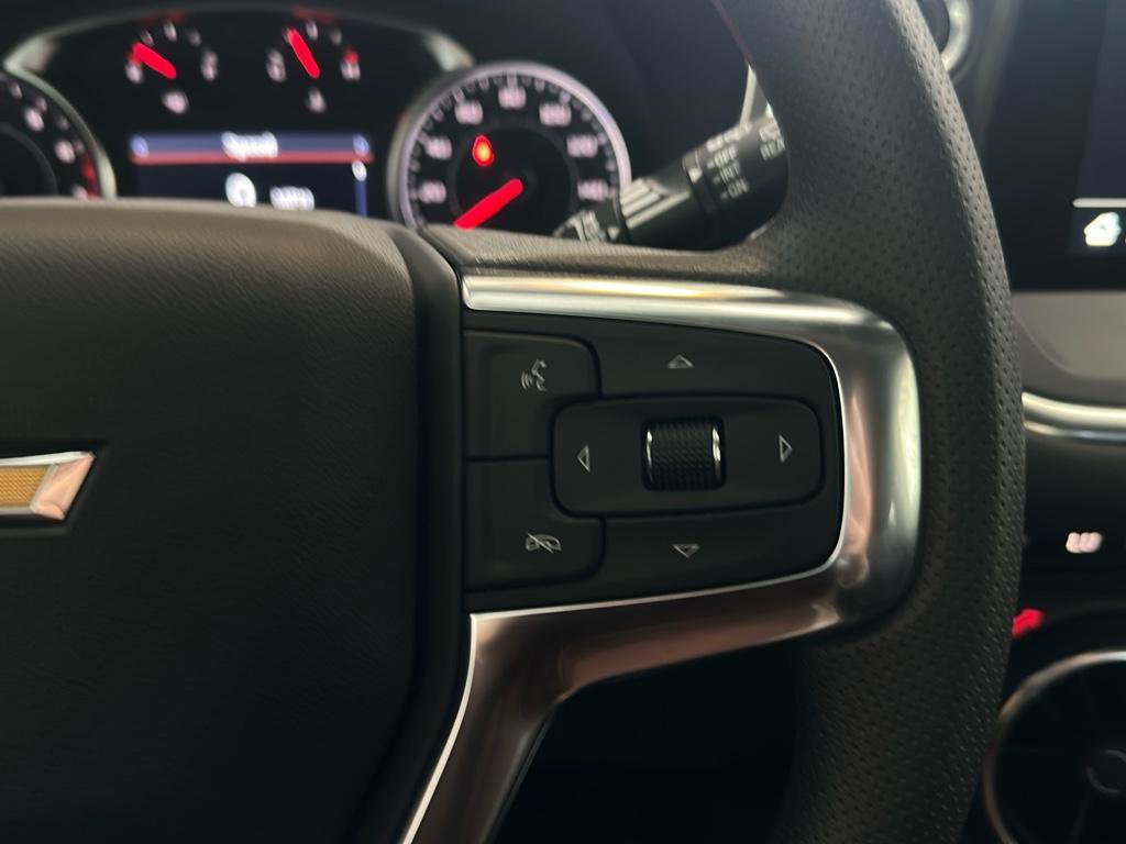 New 2025 Chevrolet Blazer LT w/ Midnight/Sport Edition FWD image 11