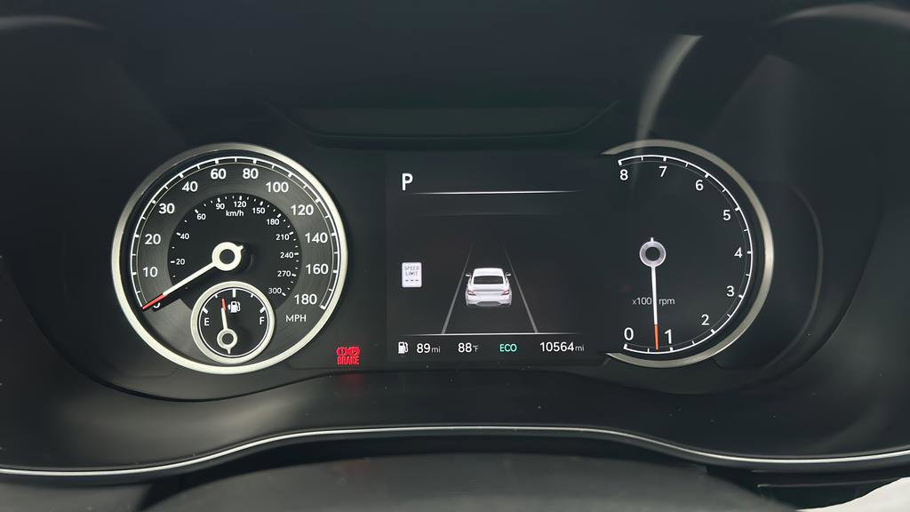 Used 2025 Genesis G70 2.5T image 28