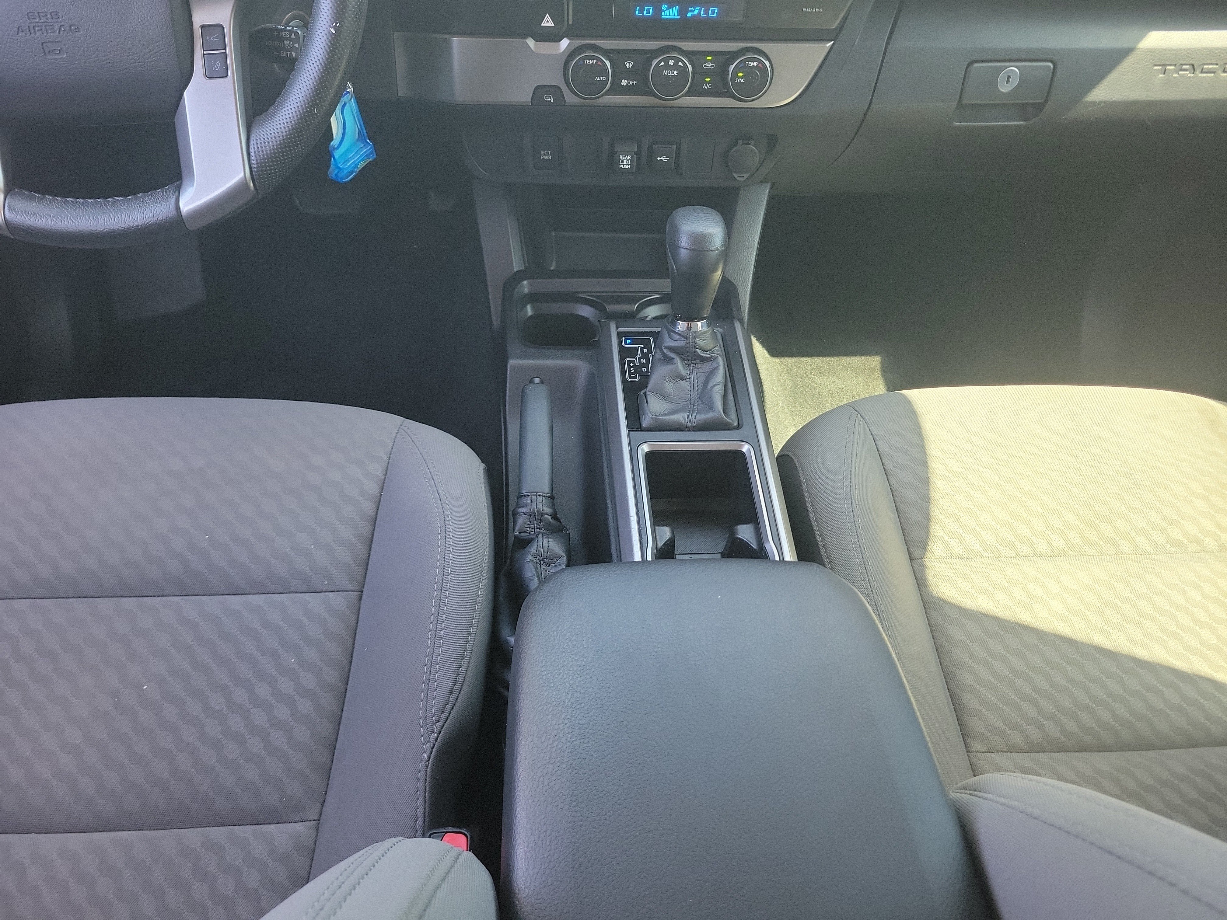 Used 2021 Toyota Tacoma SR5 RWD image 17