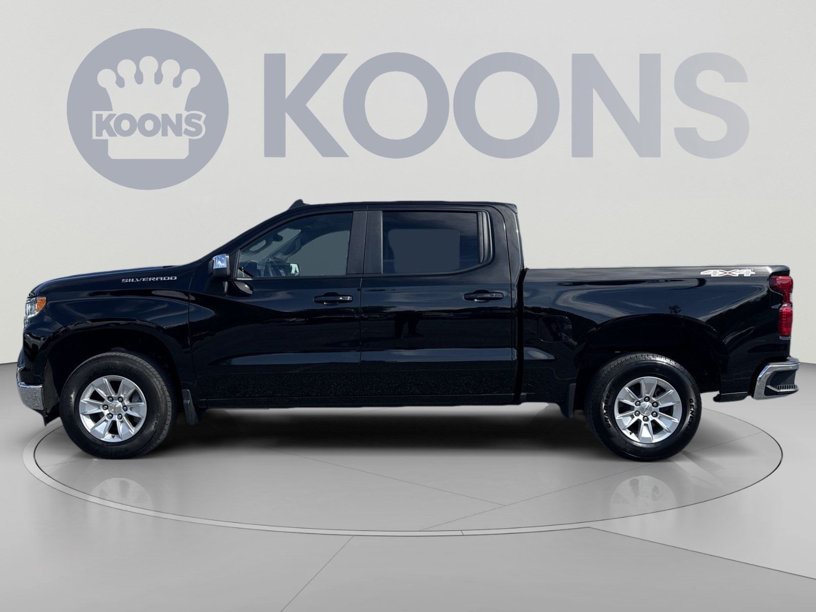 Used 2025 Chevrolet Silverado 1500 LT AWD/4WD image 2