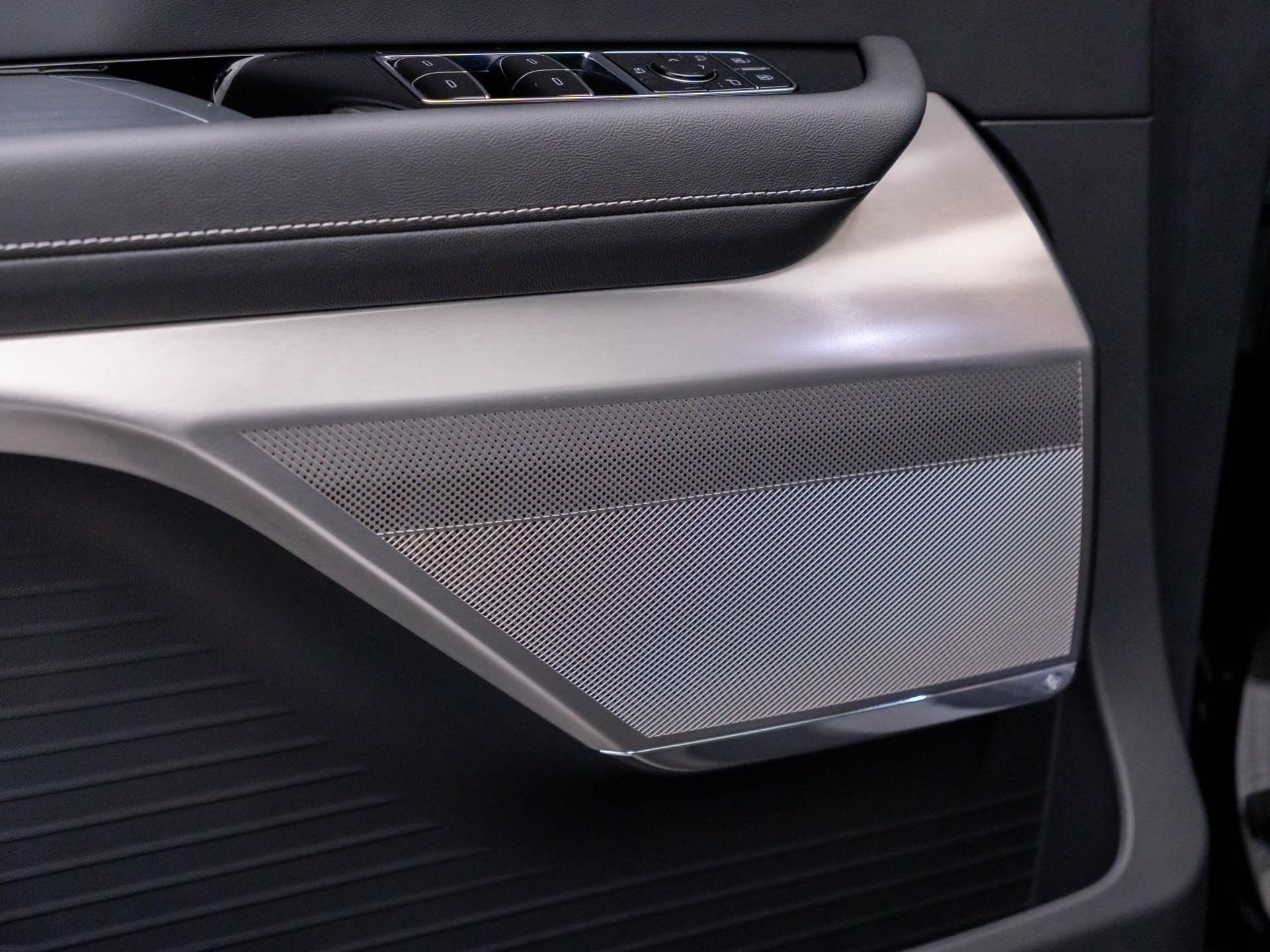 New 2026 Cadillac Vistiq Luxury AWD/4WD image 15