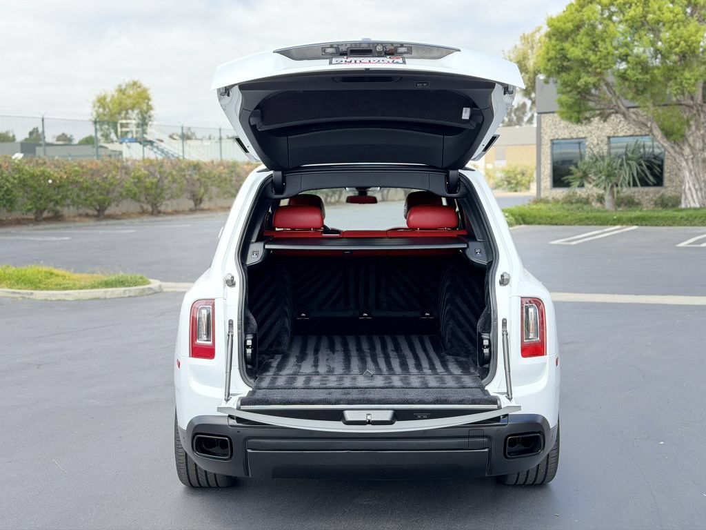 Used 2021 Rolls-Royce Cullinan AWD/4WD image 38