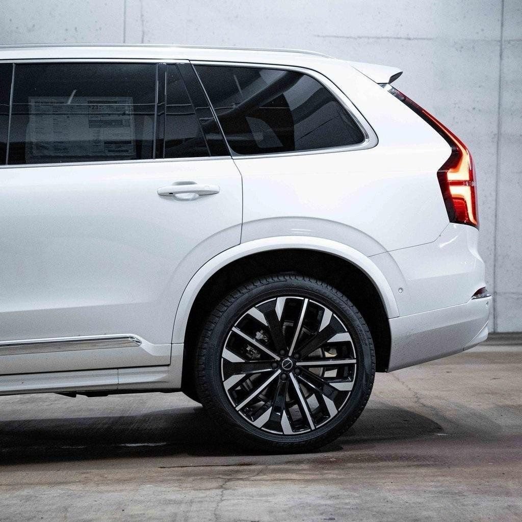 New 2026 Volvo XC90 B6 Plus w/ Protection Package Premier AWD/4WD image 5