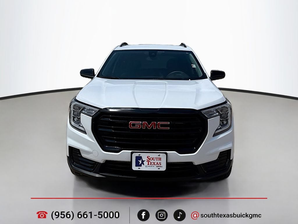 Used 2024 GMC Terrain SLE w/ Driver Convenience Package FWD image 2