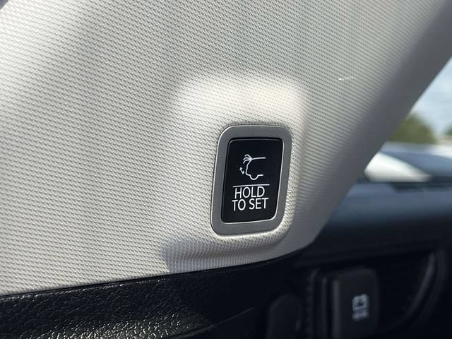 Used 2023 Jeep Grand Cherokee Limited AWD/4WD image 22
