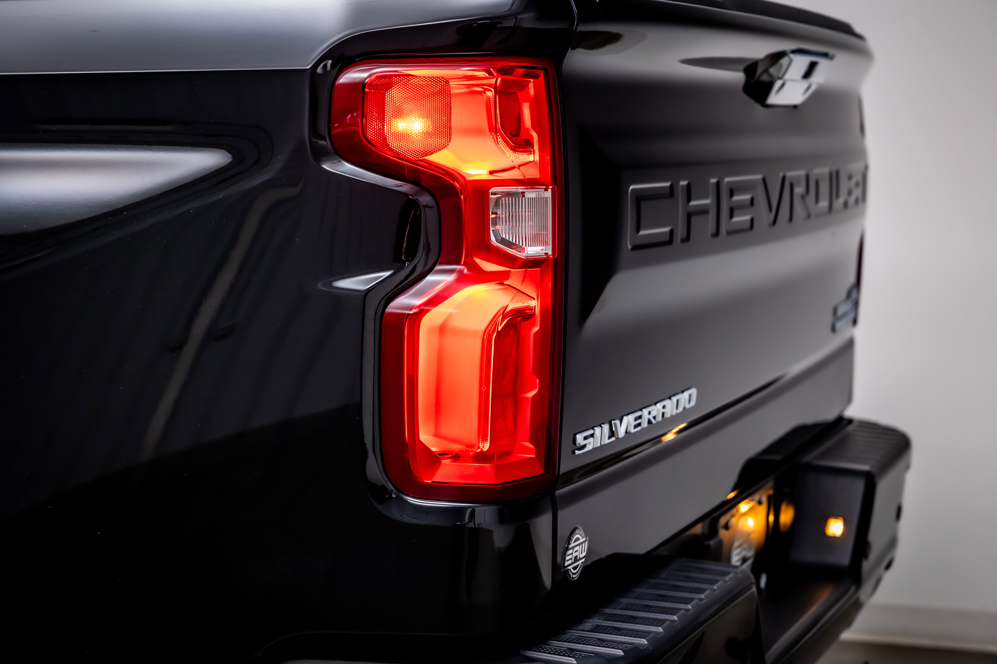 Used 2021 Chevrolet Silverado 1500 High Country w/ Technology Package image 12