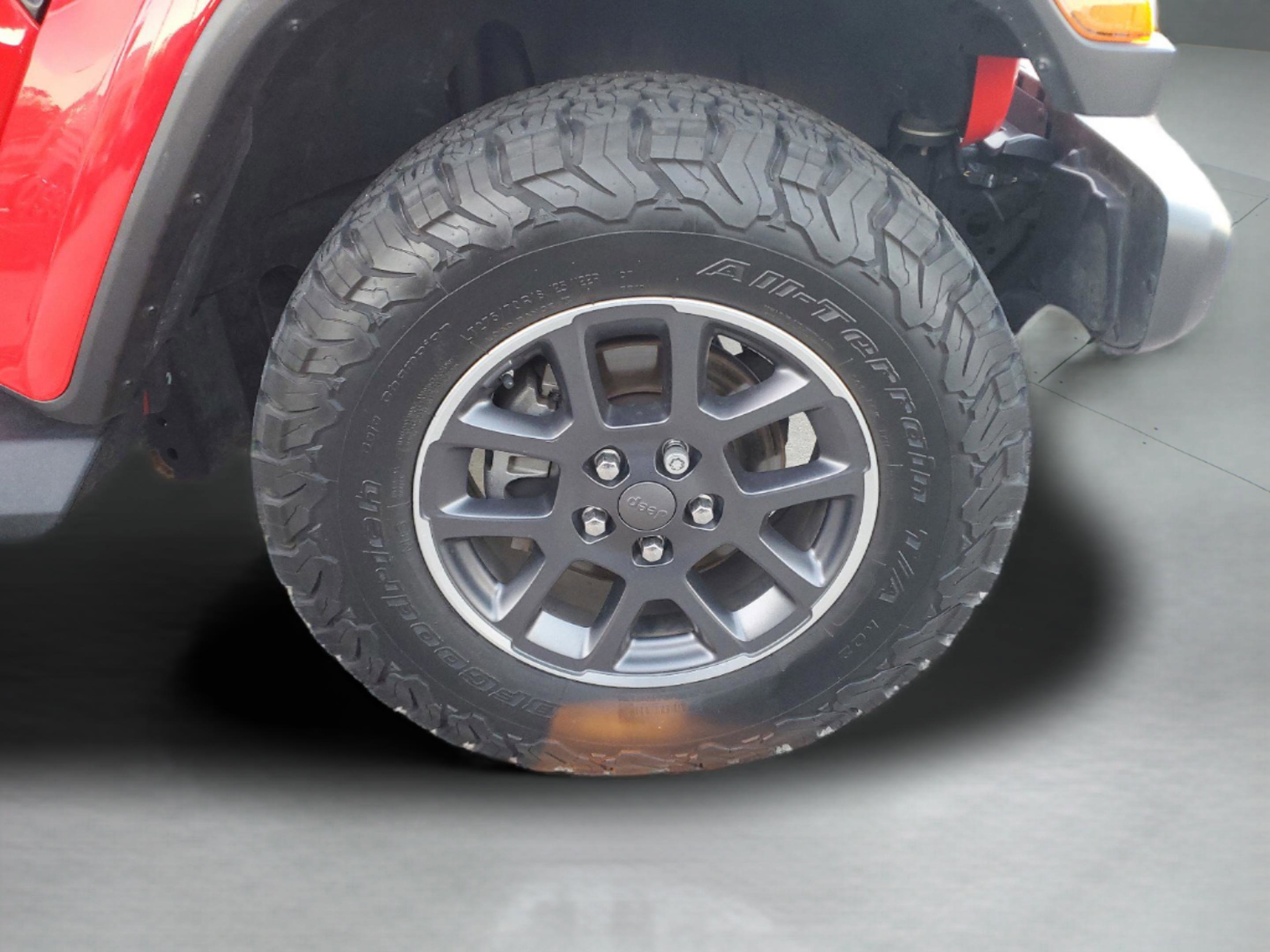 Certified 2023 Jeep Gladiator Sport AWD/4WD image 6