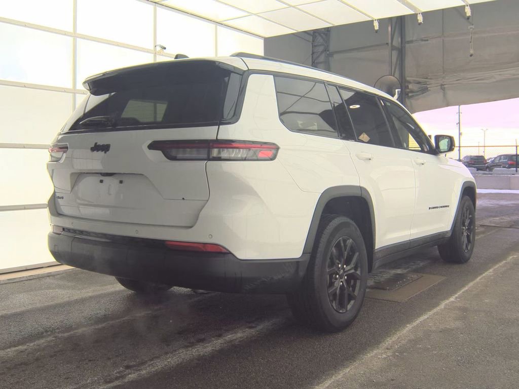 Used 2024 Jeep Grand Cherokee L Laredo image 7