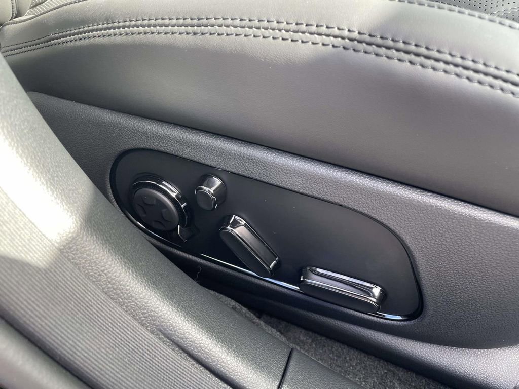 New 2026 Genesis G90 3.5T Prestige image 29