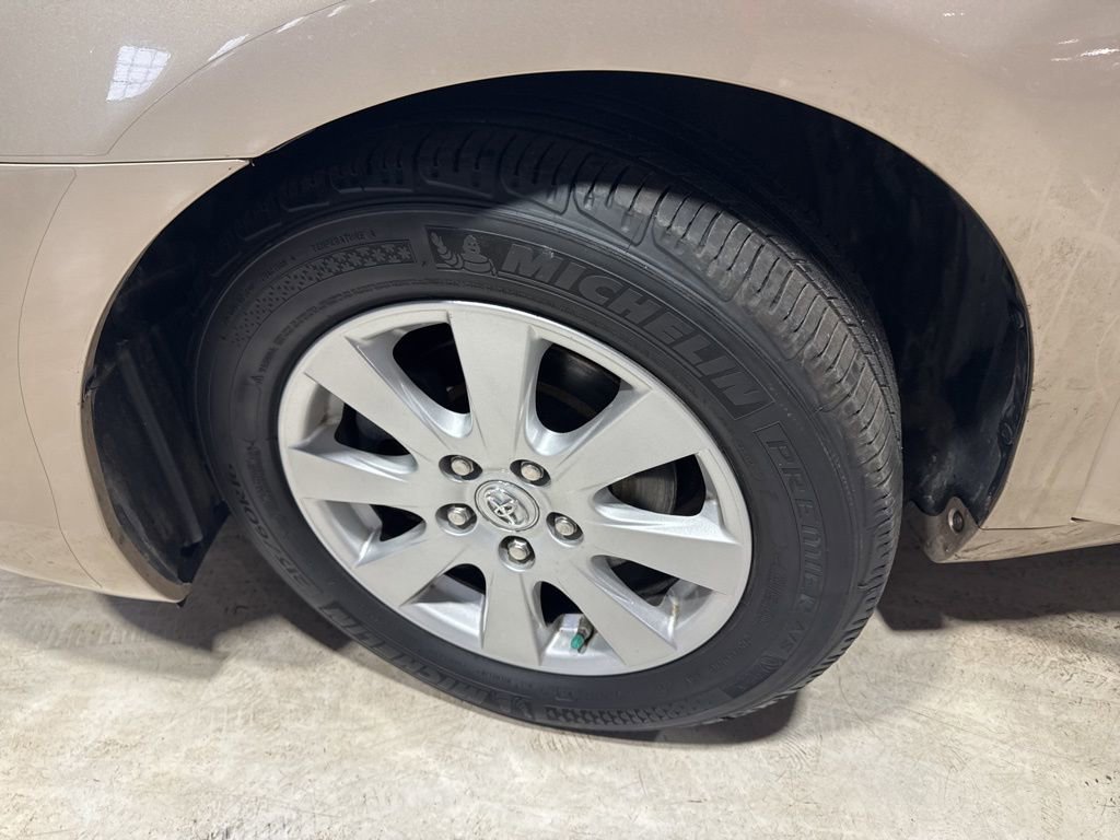 Used 2009 Toyota Camry Hybrid image 2